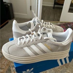 Adidas gazelle sneakers women size 9